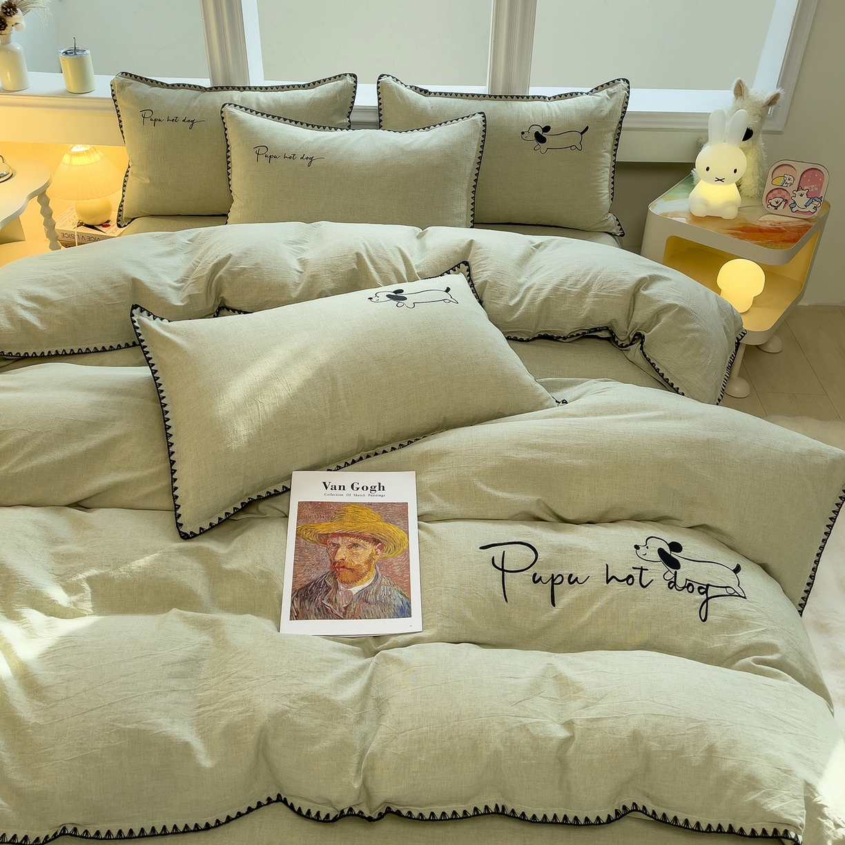 91家纺网 家纺一手货源 找家纺 炫拼家纺 2026新款A类棉麻刺绣卡通贝壳边四件套-布鲁系列 布鲁-小狗