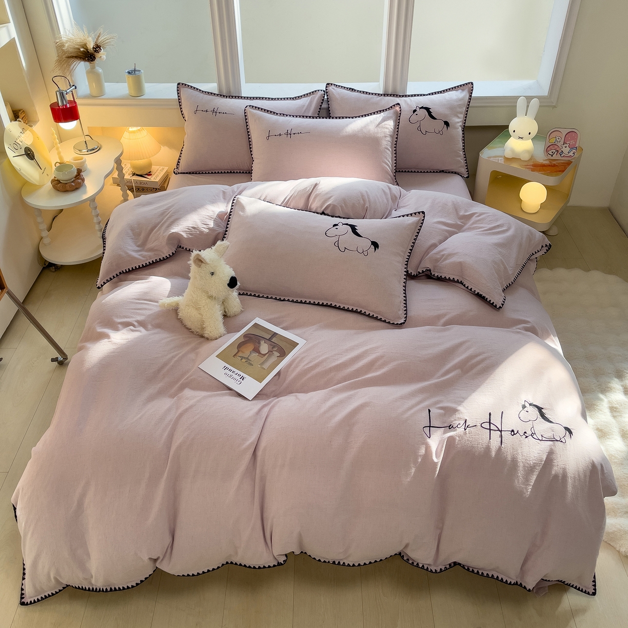 91家纺网 家纺一手货源 找家纺 炫拼家纺 2026新款A类棉麻刺绣卡通贝壳边四件套-布鲁系列 布鲁-小马