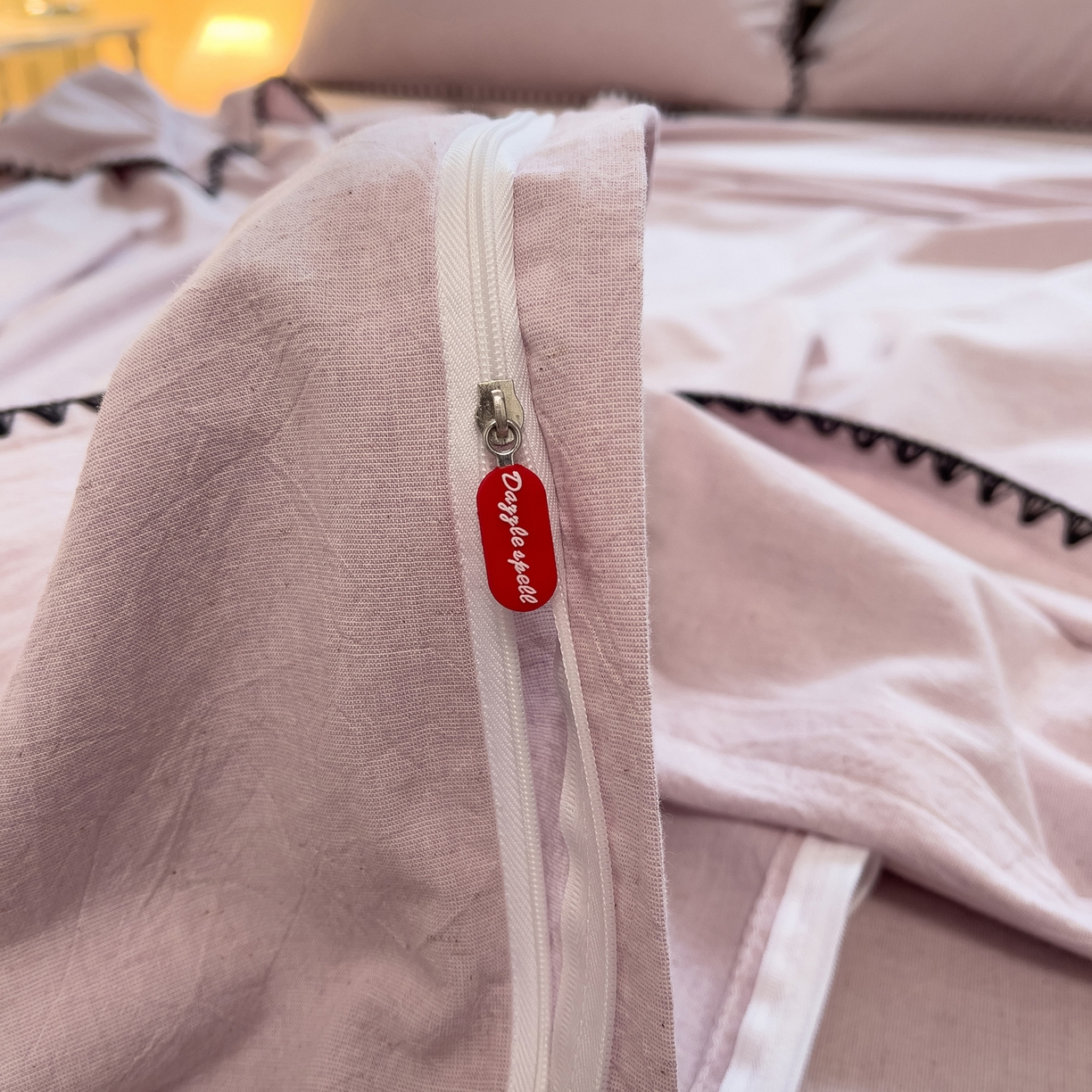 91家纺网 家纺一手货源 找家纺 炫拼家纺 2026新款A类棉麻刺绣卡通贝壳边四件套-布鲁系列 布鲁-小马