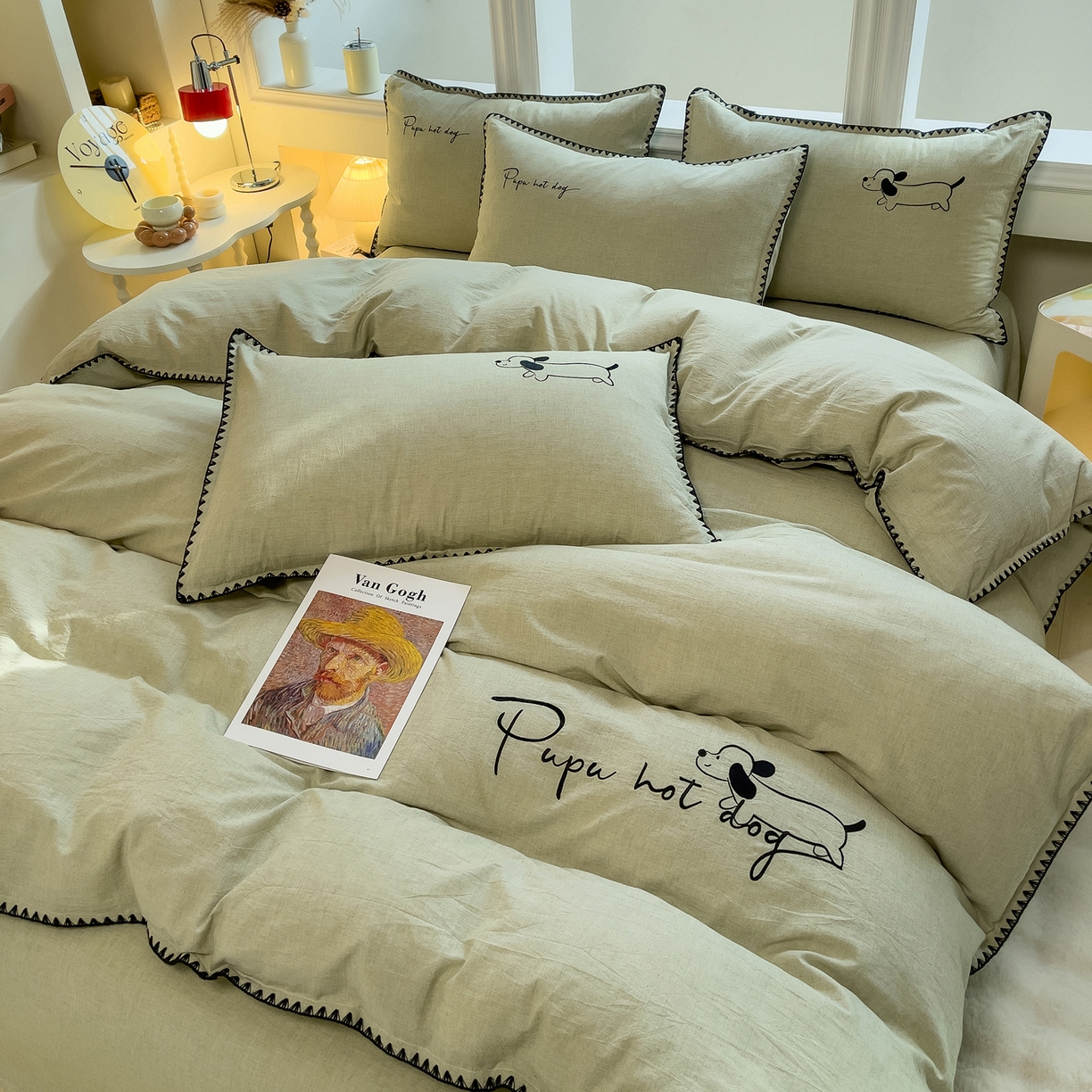 91家纺网 家纺一手货源 找家纺 炫拼家纺 2026新款A类棉麻刺绣卡通贝壳边四件套-布鲁系列 布鲁-小狗