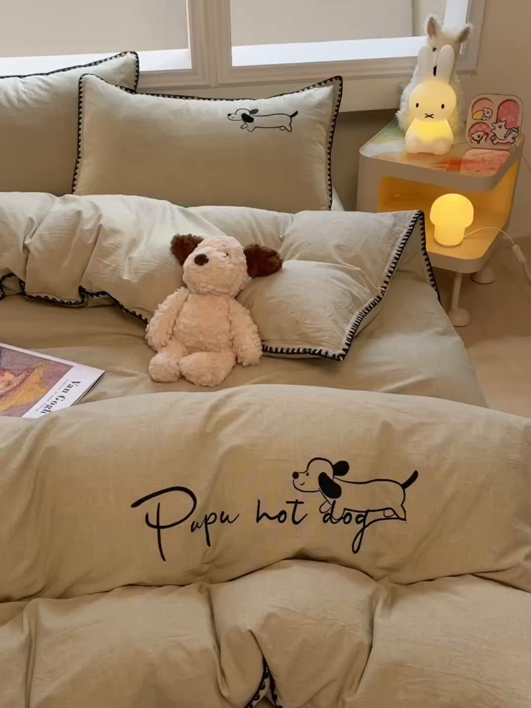 91家纺网 家纺一手货源 找家纺 炫拼家纺 2026新款A类棉麻刺绣卡通贝壳边四件套-布鲁系列 布鲁-小狗