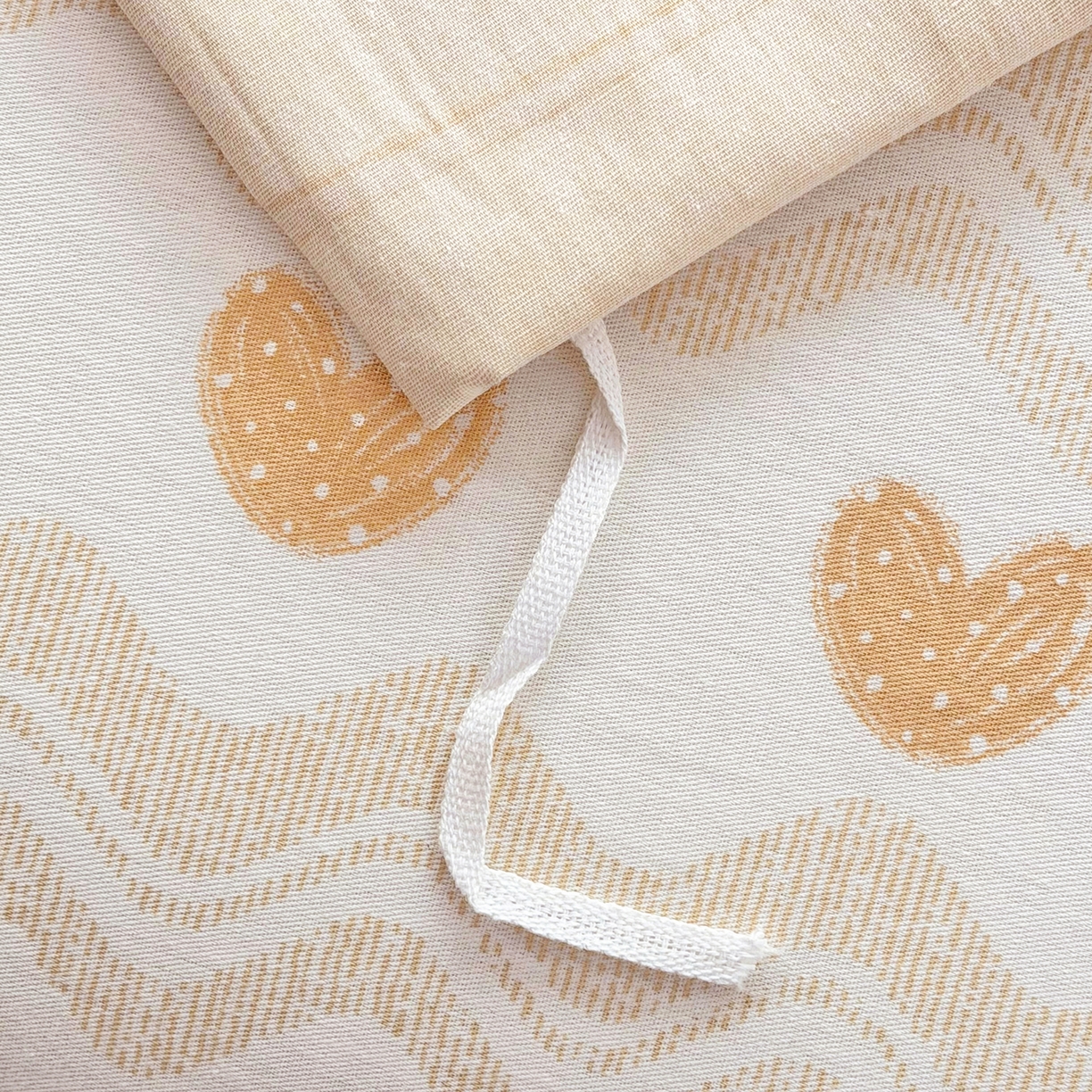 91家纺网 家纺一手货源 找家纺 安逸家纺 2026新款12868全棉纯棉床笠四件套床罩学生纯棉床笠款三件套 心动旋律