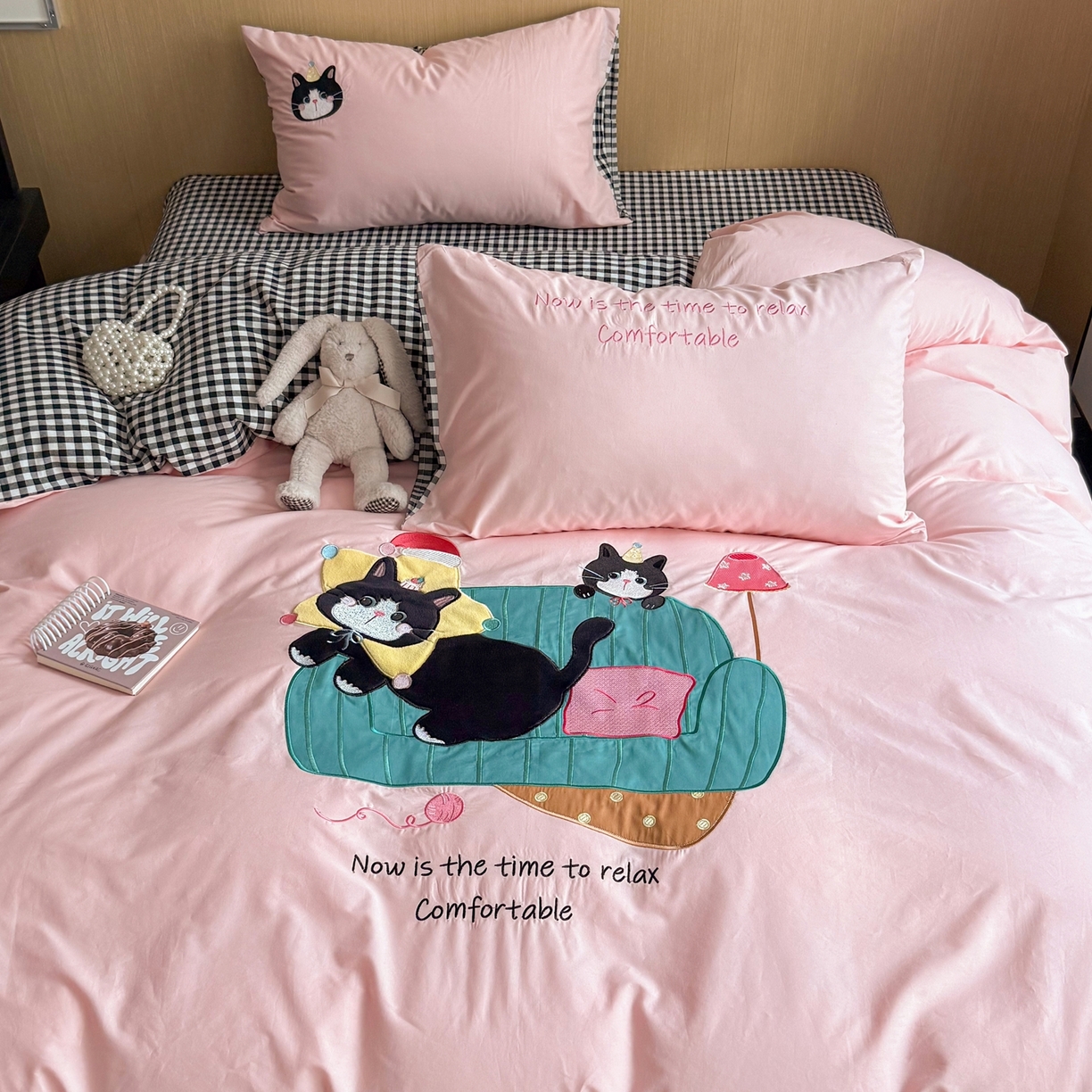 91家纺网 家纺一手货源 找家纺 柚子YOUTH 2026新款全棉纯棉水洗棉贴布绣四件套 躺平猫