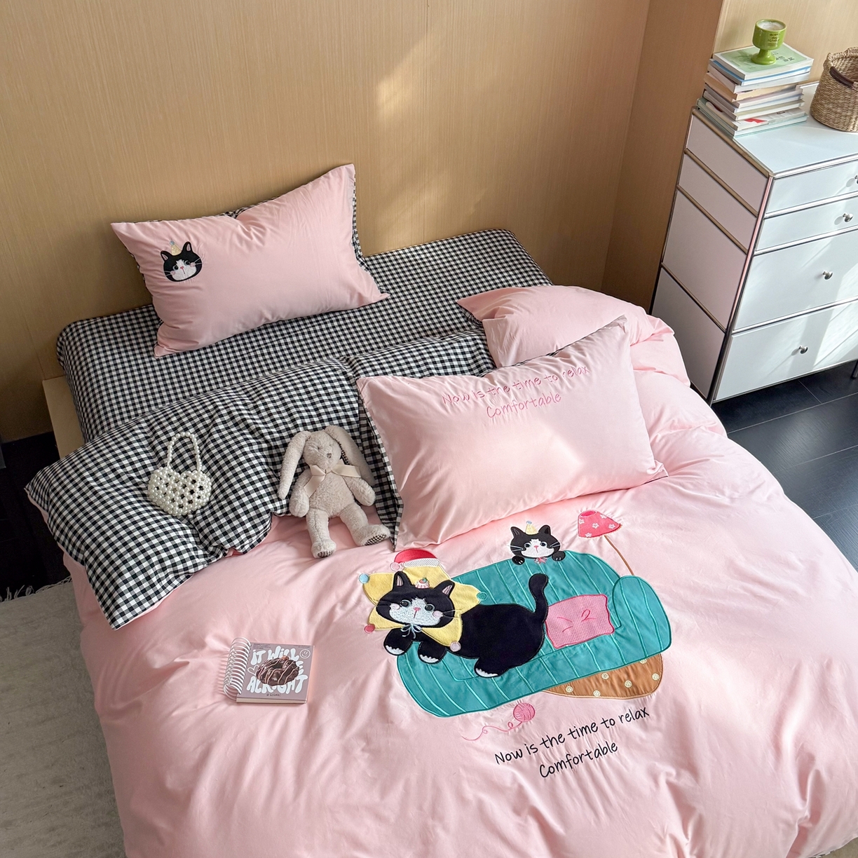 91家纺网 家纺一手货源 找家纺 柚子YOUTH 2026新款全棉纯棉水洗棉贴布绣四件套 躺平猫