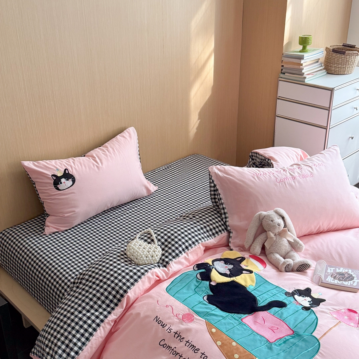 91家纺网 家纺一手货源 找家纺 柚子YOUTH 2026新款全棉纯棉水洗棉贴布绣四件套 躺平猫