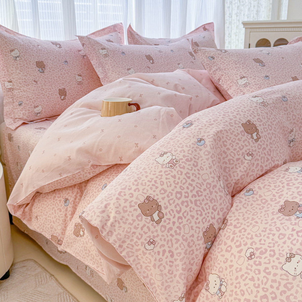 91家纺网 家纺一手货源 找家纺 安逸家纺 2026新款12868 全棉纯棉床单四件套学生宿舍纯棉床单款三件套 豹纹KT粉