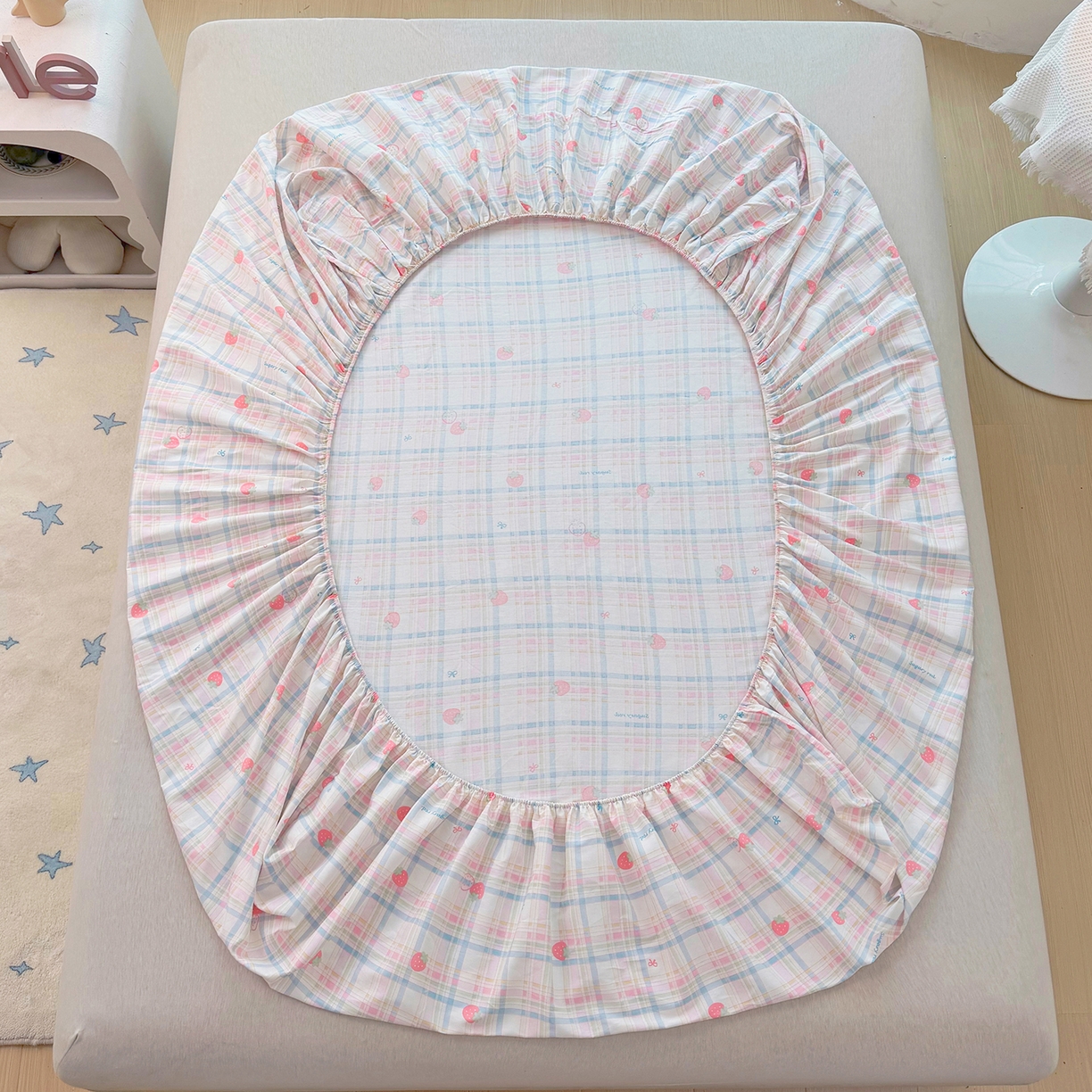 91家纺网 家纺一手货源 找家纺 安逸家纺 2026新款12868 全棉纯棉床单四件套学生宿舍纯棉床单款三件套 草莓派