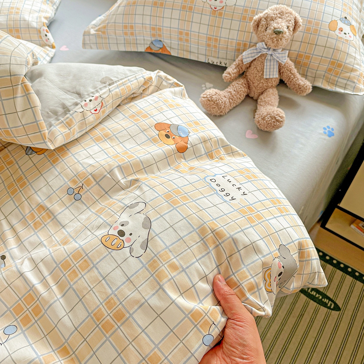 91家纺网 家纺一手货源 找家纺 恩泽家纺 2026春夏新款全棉纯棉12868印花四件套（提供买家秀，预留缩水率） 甜心汪·咖