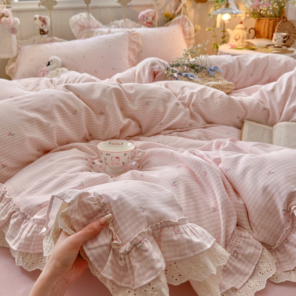 91家纺网 家纺一手货源 找家纺 锦彩家居 2026新款A类全棉纯棉韩式花边款小清新双层纱四件套-半糖主义系列 （提供买家秀） 奶油樱桃