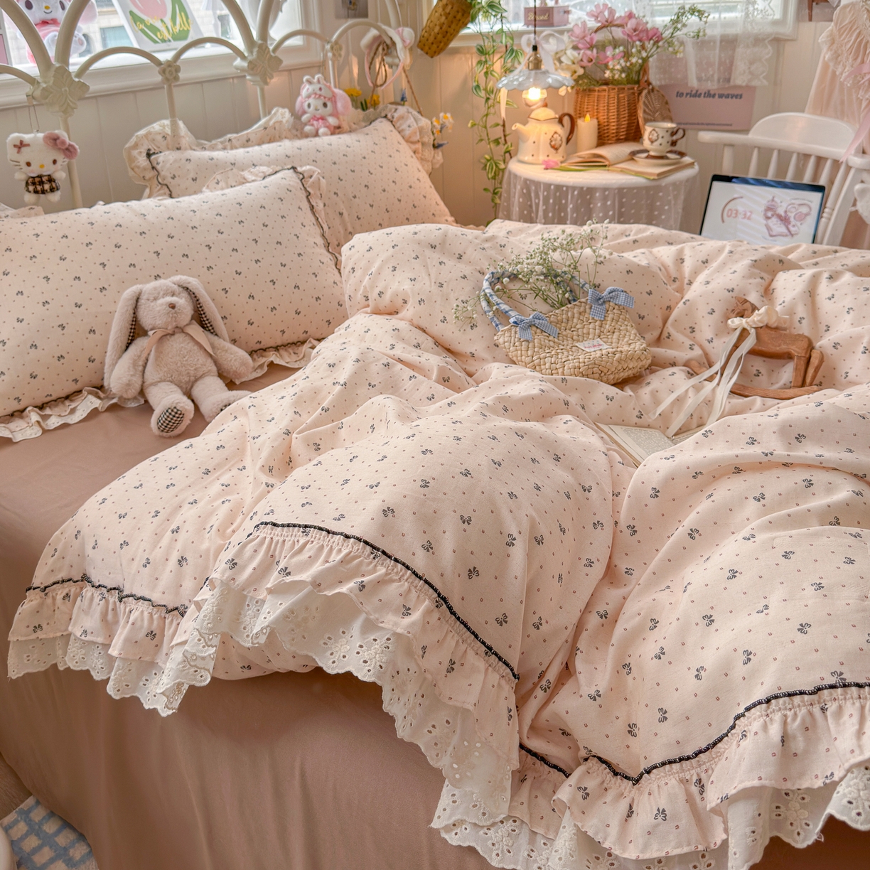 91家纺网 家纺一手货源 找家纺 锦彩家居 2026新款A类全棉纯棉韩式花边款小清新双层纱四件套-半糖主义系列 （提供买家秀） 焦糖摩卡