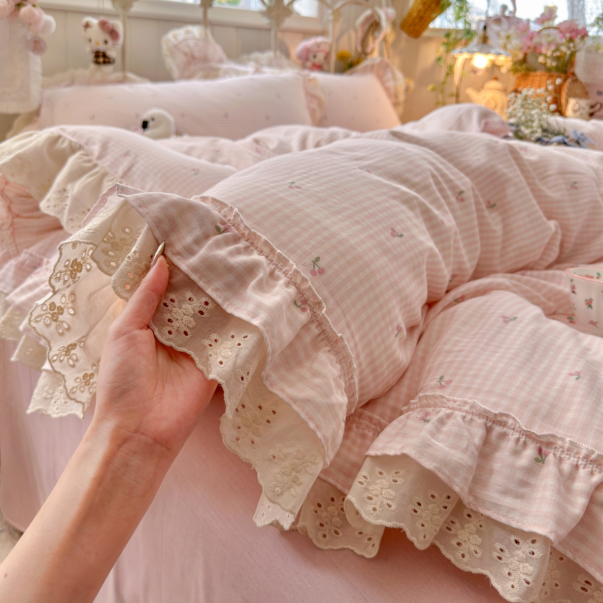 91家纺网 家纺一手货源 找家纺 锦彩家居 2026新款A类全棉纯棉韩式花边款小清新双层纱四件套-半糖主义系列 （提供买家秀） 奶油樱桃