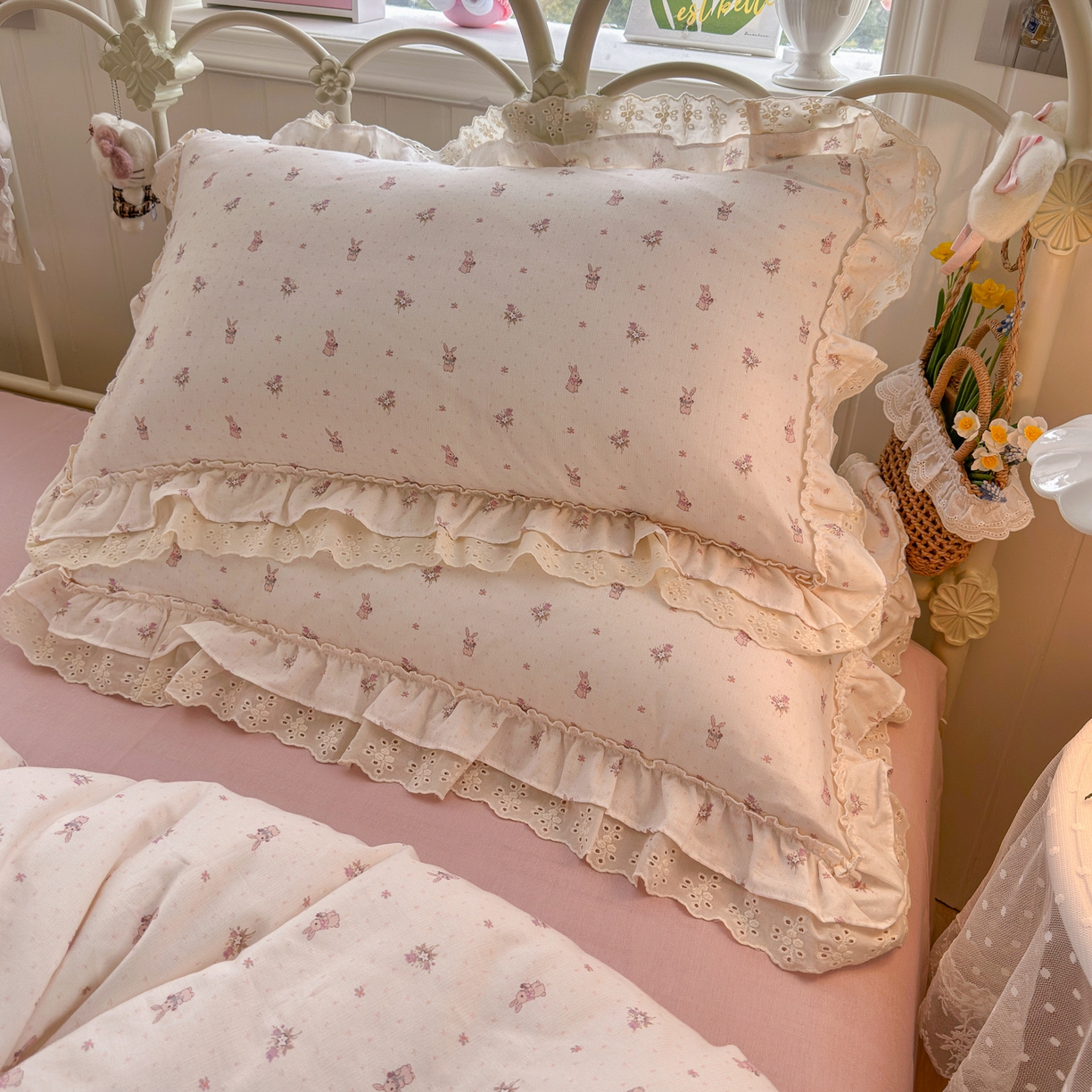 91家纺网 家纺一手货源 找家纺 锦彩家居 2026新款A类全棉纯棉韩式花边款小清新双层纱四件套-半糖主义系列 （提供买家秀） 软萌小兔