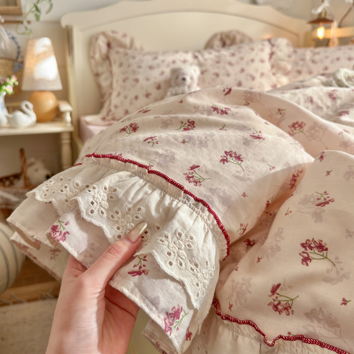 91家纺网 家纺一手货源 找家纺 锦彩家居 2026新款A类全棉纯棉法式花边款小碎花双层纱四件套-蔷薇公主（提供买家秀） 花枝海棠