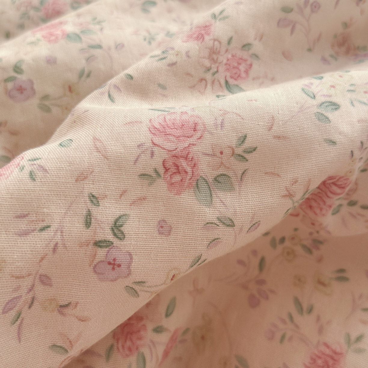 91家纺网 家纺一手货源 找家纺 锦彩家居 2026新款A类全棉纯棉法式花边款小碎花双层纱四件套-蔷薇公主（提供买家秀） 落花浮梦