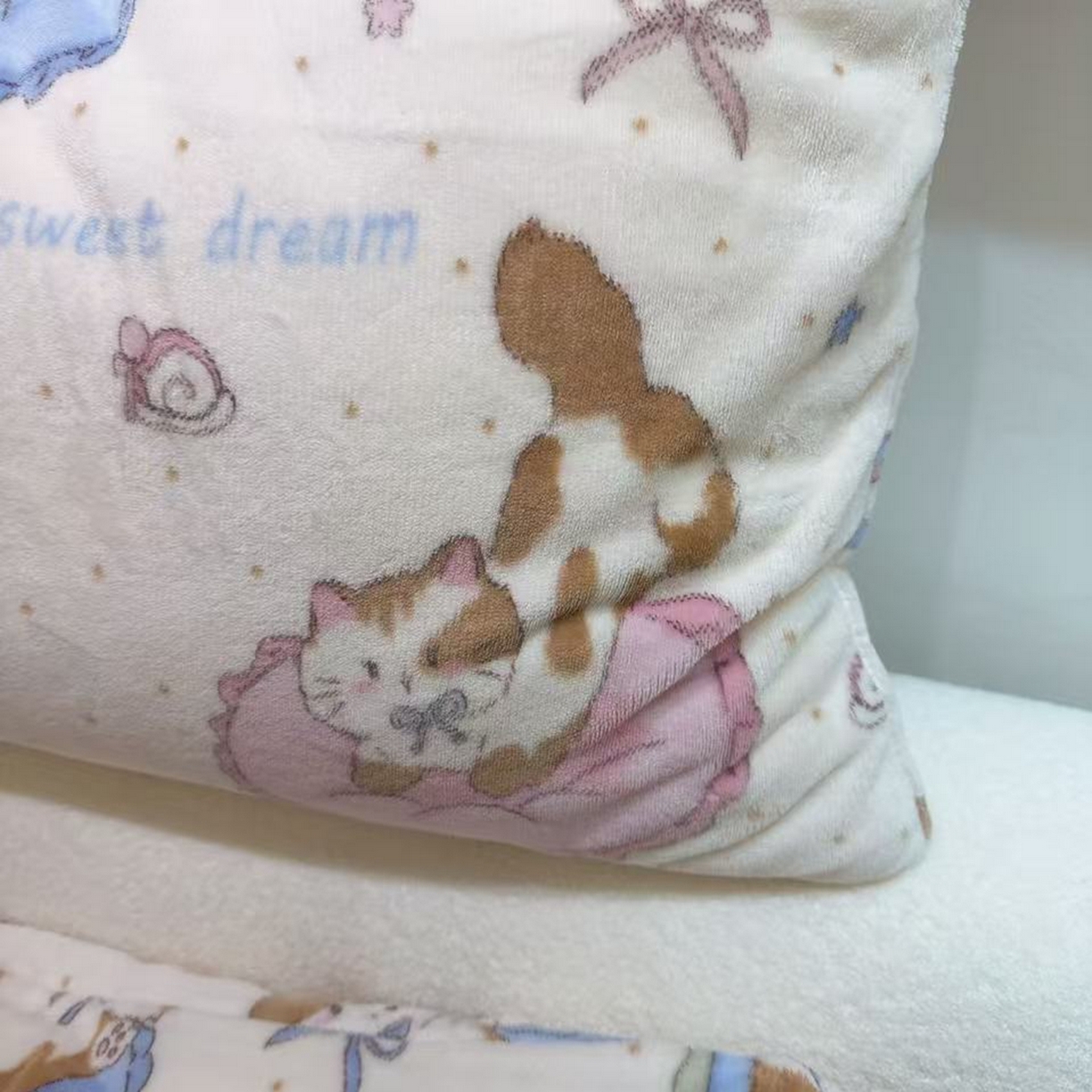 91家纺网 家纺一手货源 找家纺 润缦 2026新款卡通单枕套 抱枕猫咪