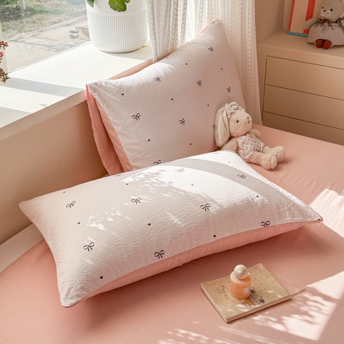 91家纺网 家纺一手货源 找家纺 丽美人家纺 2026新款A类皱皱纱双层印花四件套 粉色蝴蝶结