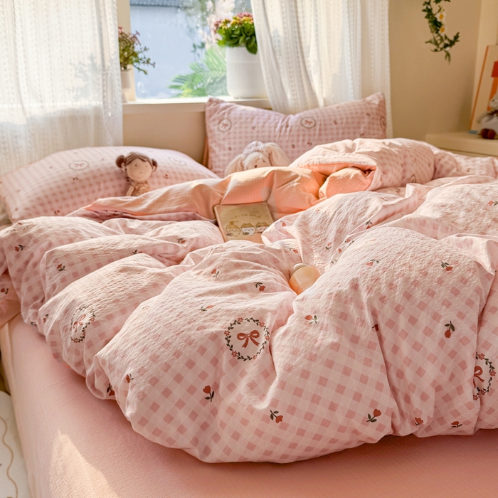 91家纺网 家纺一手货源 找家纺 丽美人家纺 2026新款A类皱皱纱双层印花四件套 格子蝴蝶结