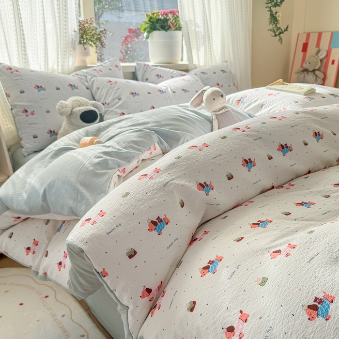 91家纺网 家纺一手货源 找家纺 丽美人家纺 2026新款A类皱皱纱双层印花四件套 洛洛小狗