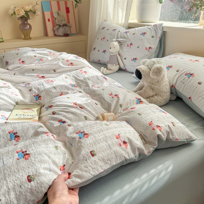 91家纺网 家纺一手货源 找家纺 丽美人家纺 2026新款A类皱皱纱双层印花四件套 洛洛小狗