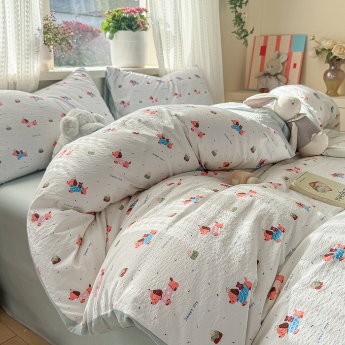 91家纺网 家纺一手货源 找家纺 丽美人家纺 2026新款A类皱皱纱双层印花四件套 洛洛小狗