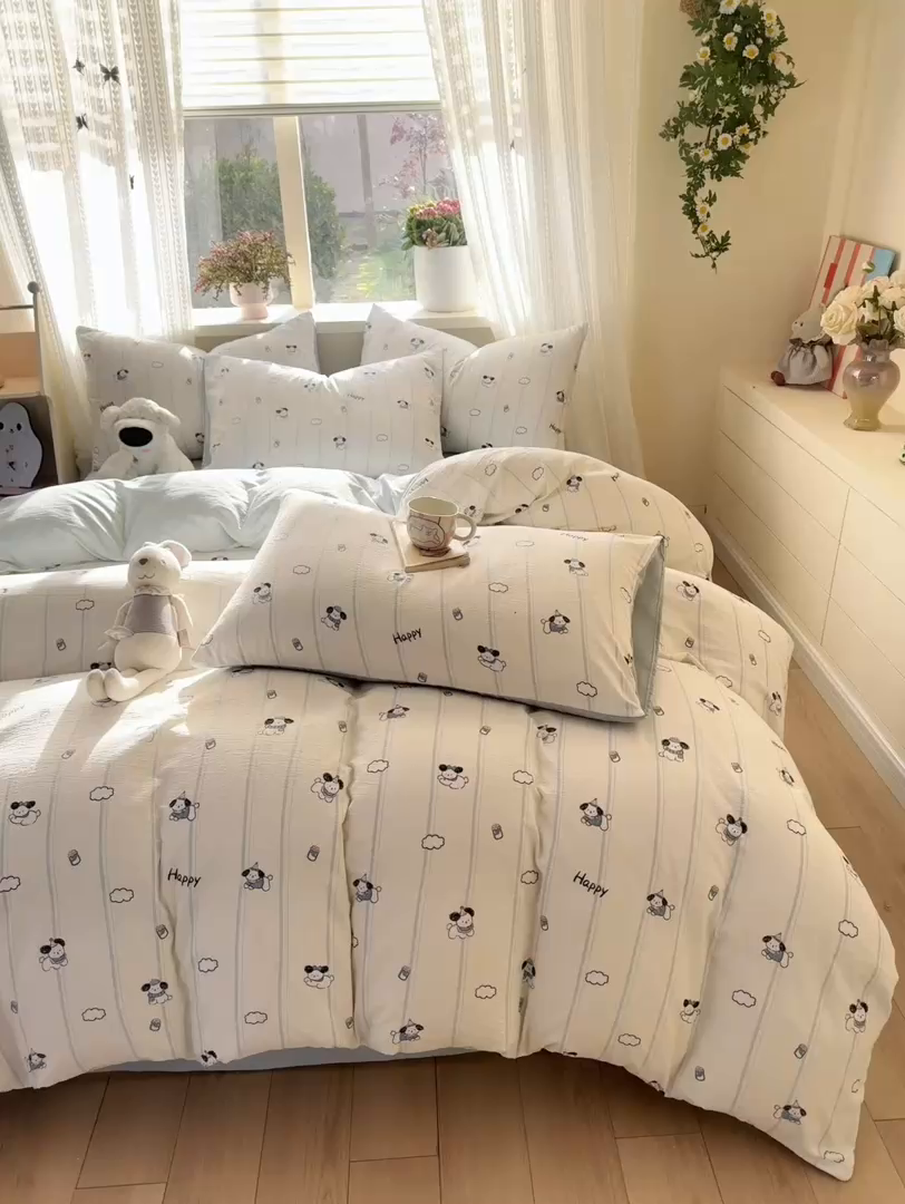 91家纺网 家纺一手货源 找家纺 丽美人家纺 2026新款A类皱皱纱双层印花四件套 萌犬乐园