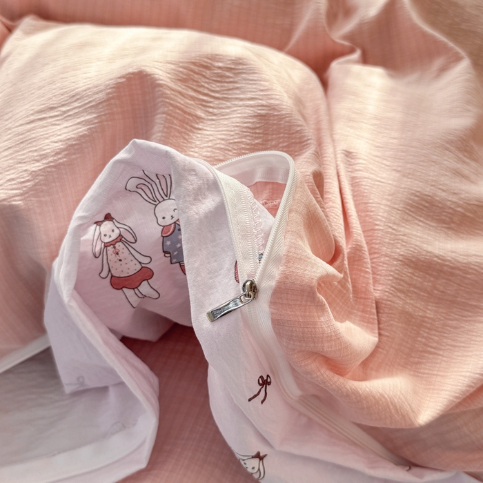 91家纺网 家纺一手货源 找家纺 丽美人家纺 2026新款A类皱皱纱双层印花四件套 兔小姐