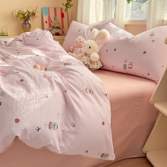 91家纺网 家纺一手货源 找家纺 丽美人家纺 2026新款A类皱皱纱双层印花四件套 兔小姐