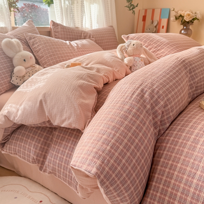 91家纺网 家纺一手货源 找家纺 丽美人家纺 2026新款A类皱皱纱双层印花四件套 英伦红格