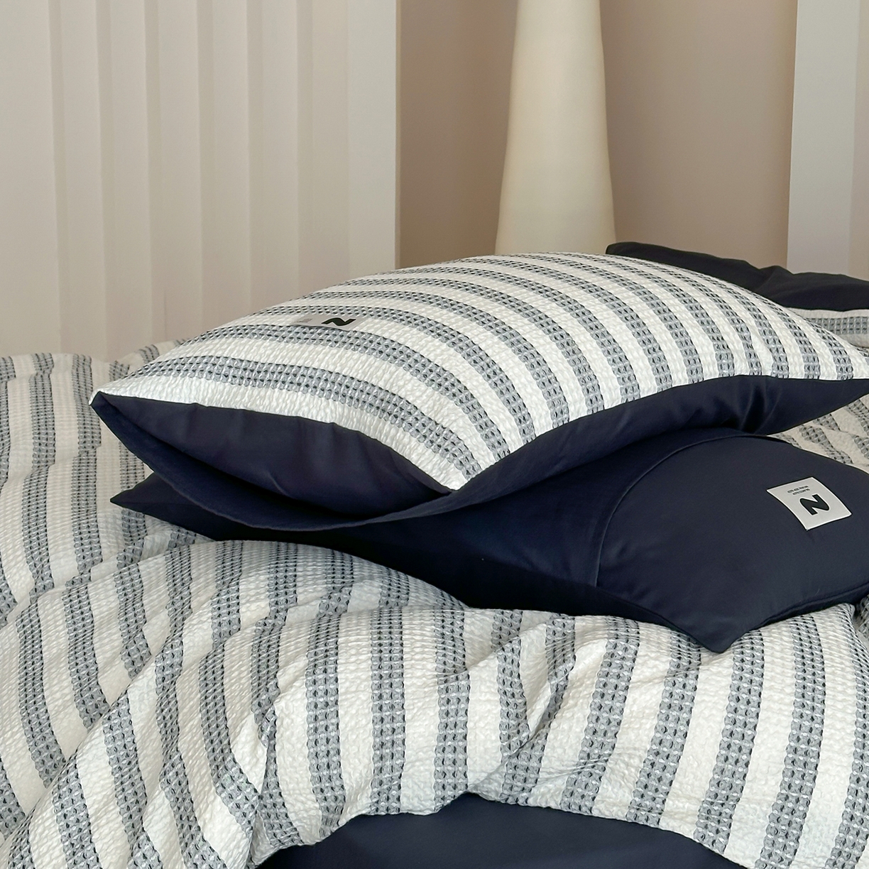 91家纺网 家纺一手货源 找家纺 静家居-简约原创家纺 2026新款ins小清晰简约全棉纯棉华夫格提花四件套-芝士系列 芝士-高级黑