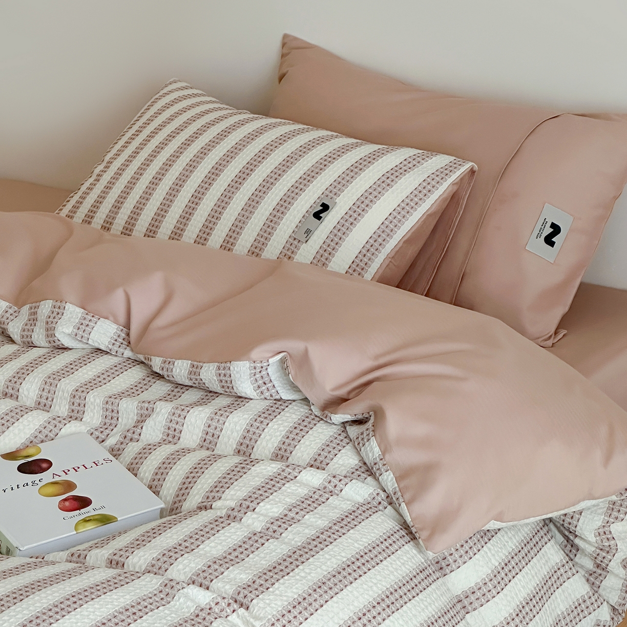 91家纺网 家纺一手货源 找家纺 静家居-简约原创家纺 2026新款ins小清晰简约全棉纯棉华夫格提花四件套-芝士系列 芝士-可可棕