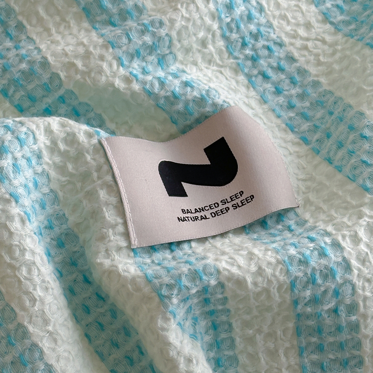 91家纺网 家纺一手货源 找家纺 静家居-简约原创家纺 2026新款ins小清晰简约全棉纯棉华夫格提花四件套-芝士系列 芝士-海盐蓝