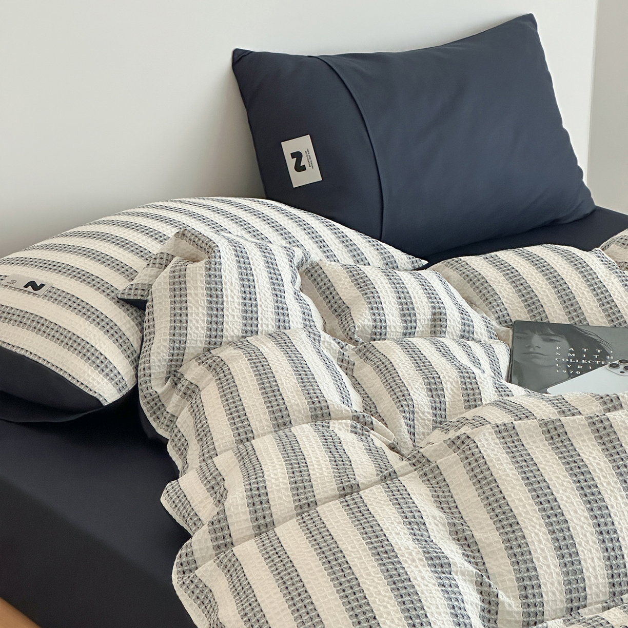 91家纺网 家纺一手货源 找家纺 静家居-简约原创家纺 2026新款ins小清晰简约全棉纯棉华夫格提花四件套-芝士系列 芝士-高级黑