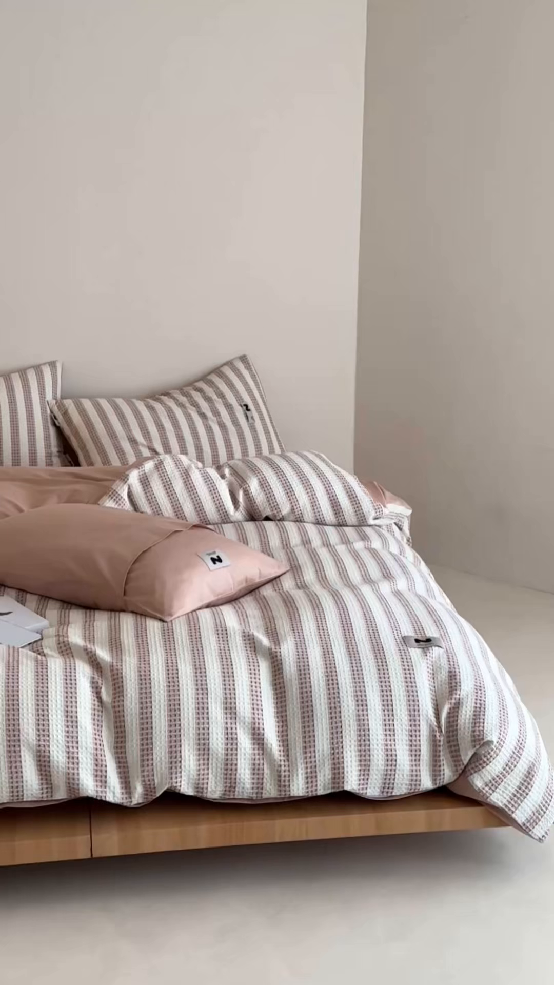 91家纺网 家纺一手货源 找家纺 静家居-简约原创家纺 2026新款ins小清晰简约全棉纯棉华夫格提花四件套-芝士系列 芝士-可可棕