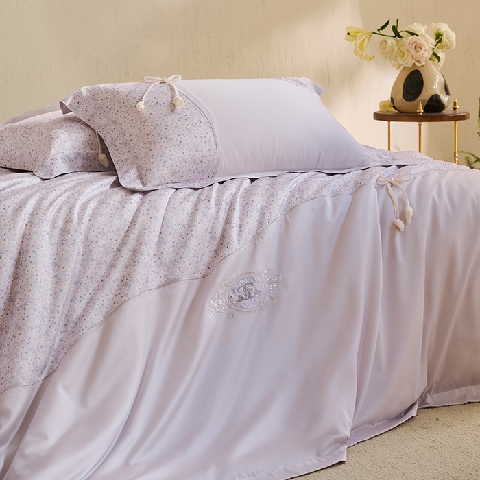 91家纺网 家纺一手货源 找家纺 诗黛尔 2026春夏新款云朵棉梦屿花田系列四件套 梦屿花田-丁香紫