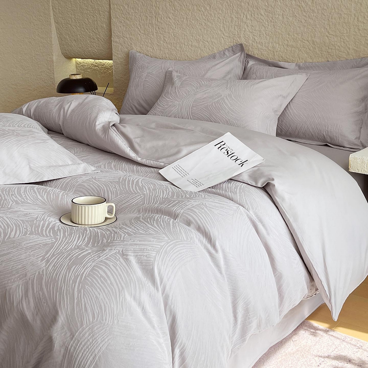 91家纺网 家纺一手货源 找家纺 帅露家纺 2026新款A类全棉纯棉亮面浮雕提花四件套 布兰卡-银灰