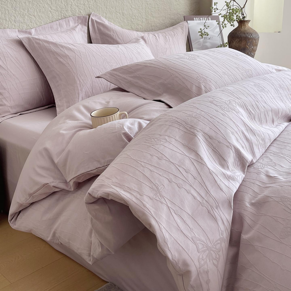 91家纺网 家纺一手货源 找家纺 帅露家纺 2026新款A类全棉纯棉亮面浮雕提花四件套 蝶梦-淡雅紫