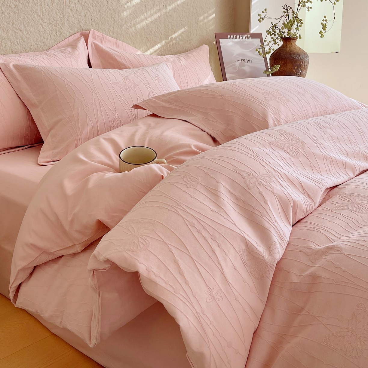 91家纺网 家纺一手货源 找家纺 帅露家纺 2026新款A类全棉纯棉亮面浮雕提花四件套 蝶梦-唯美粉