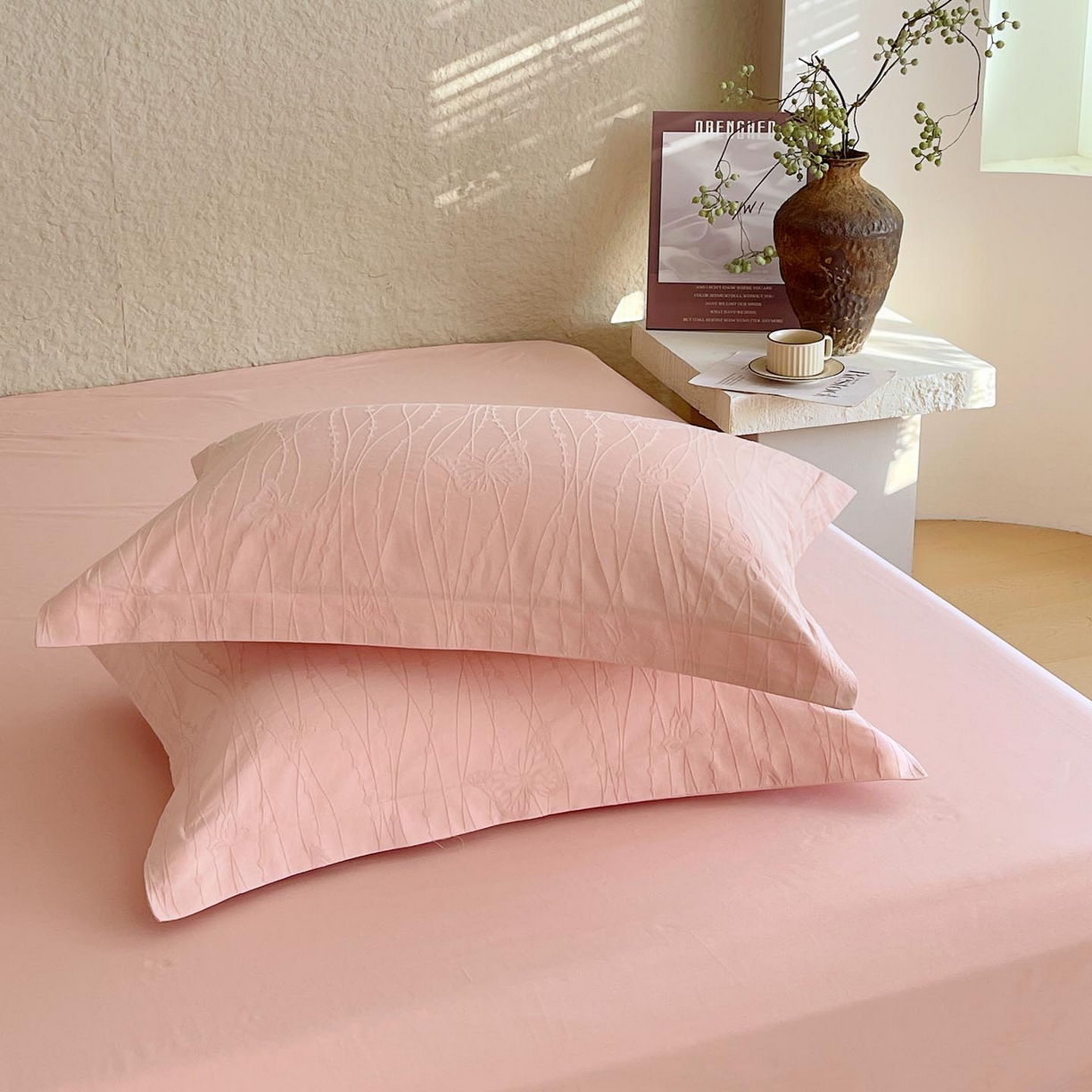 91家纺网 家纺一手货源 找家纺 帅露家纺 2026新款A类全棉纯棉亮面浮雕提花四件套 蝶梦-唯美粉