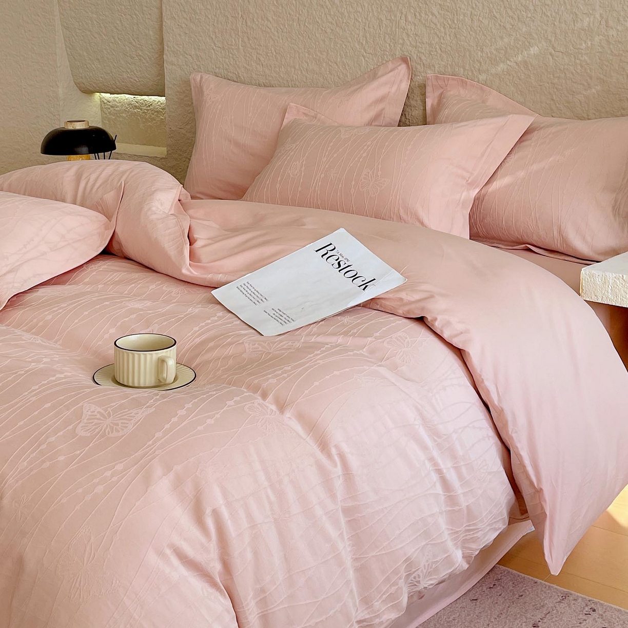 91家纺网 家纺一手货源 找家纺 帅露家纺 2026新款A类全棉纯棉亮面浮雕提花四件套 蝶梦-唯美粉