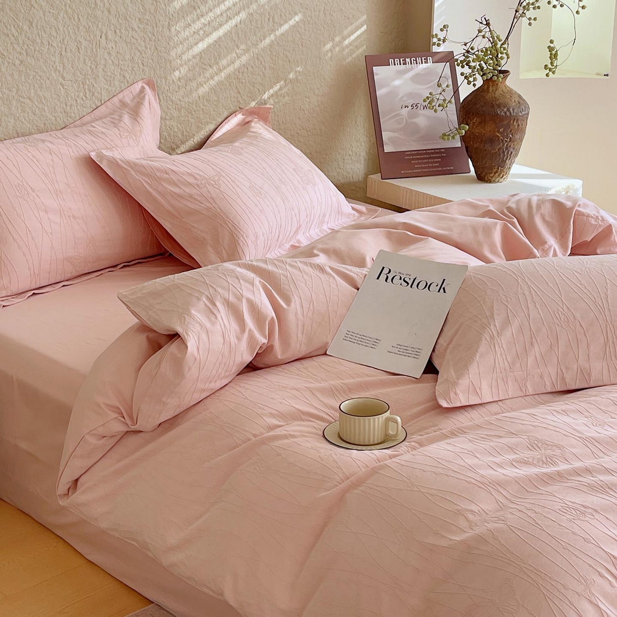 91家纺网 家纺一手货源 找家纺 帅露家纺 2026新款A类全棉纯棉亮面浮雕提花四件套 蝶梦-唯美粉