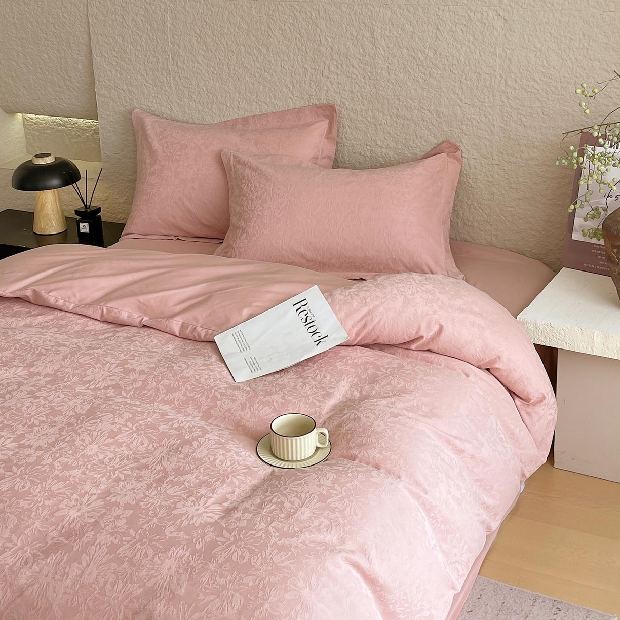 91家纺网 家纺一手货源 找家纺 帅露家纺 2026新款A类全棉纯棉亮面浮雕提花四件套 梵花绘-浓粉