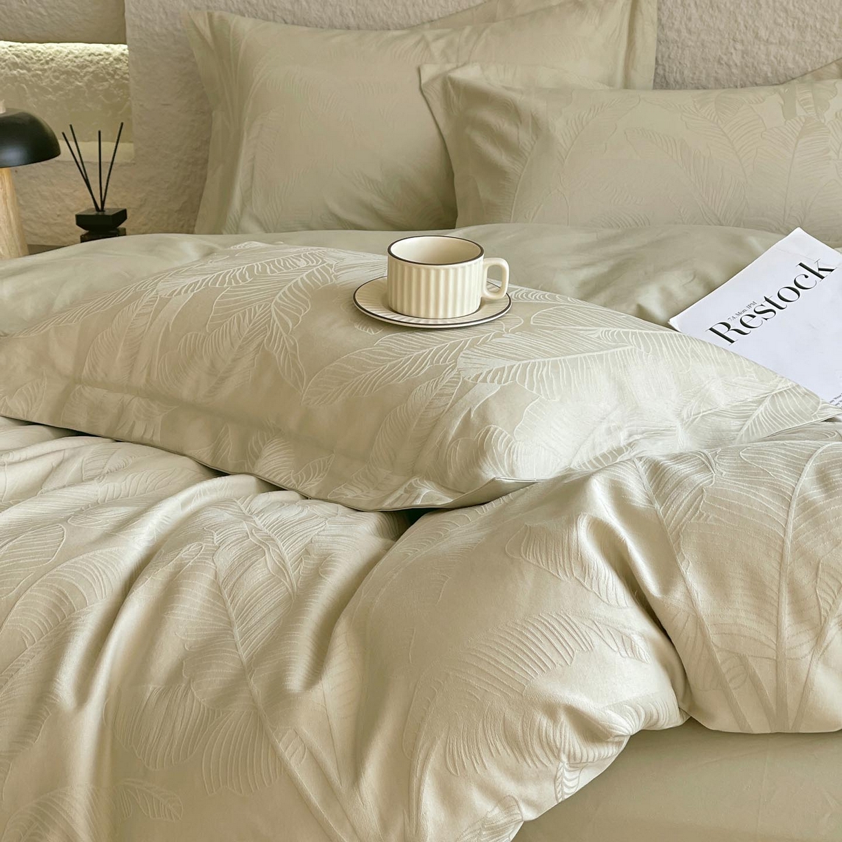 91家纺网 家纺一手货源 找家纺 帅露家纺 2026新款A类全棉纯棉亮面浮雕提花四件套 焦野-奶绿