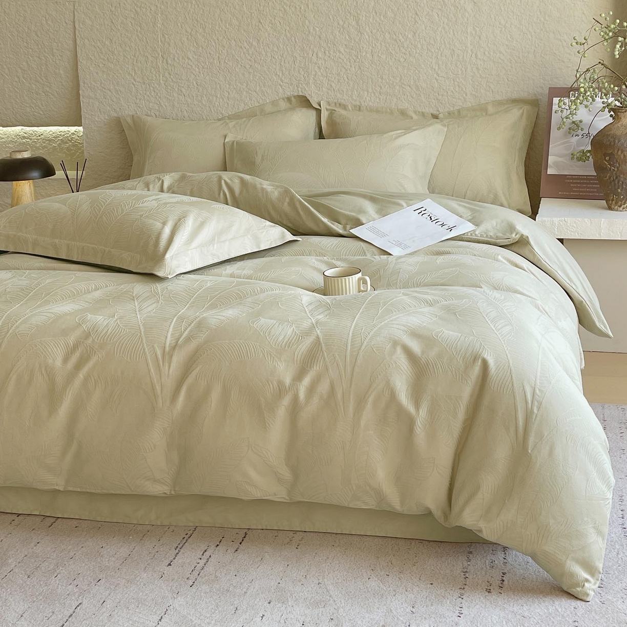 91家纺网 家纺一手货源 找家纺 帅露家纺 2026新款A类全棉纯棉亮面浮雕提花四件套 焦野-奶绿