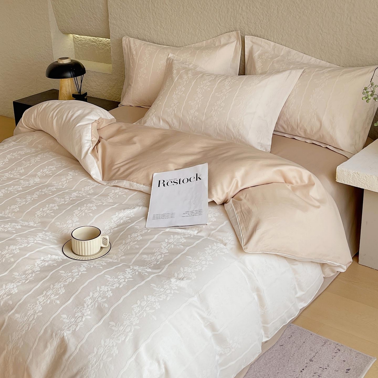 91家纺网 家纺一手货源 找家纺 帅露家纺 2026新款A类全棉纯棉亮面浮雕提花四件套 浪漫情缘-米杏