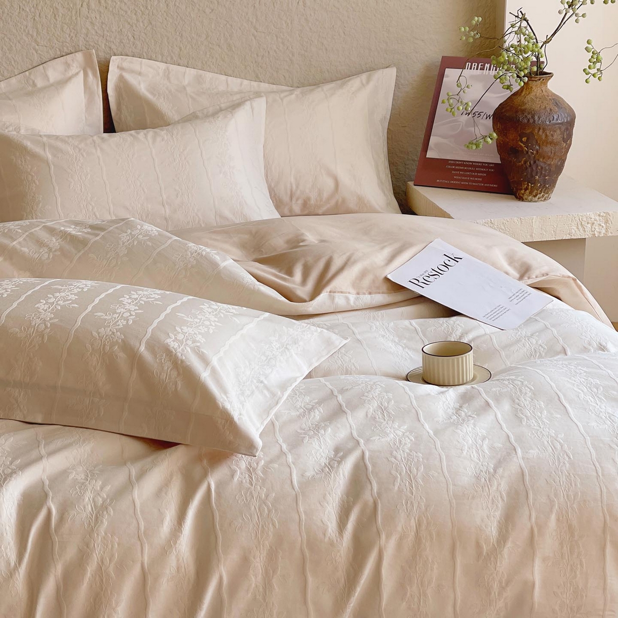 91家纺网 家纺一手货源 找家纺 帅露家纺 2026新款A类全棉纯棉亮面浮雕提花四件套 浪漫情缘-米杏