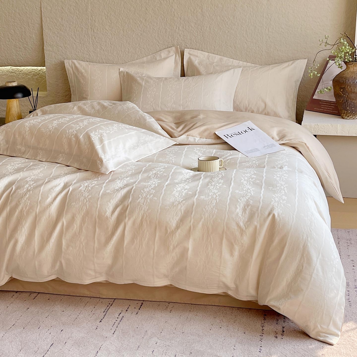 91家纺网 家纺一手货源 找家纺 帅露家纺 2026新款A类全棉纯棉亮面浮雕提花四件套 浪漫情缘-米杏