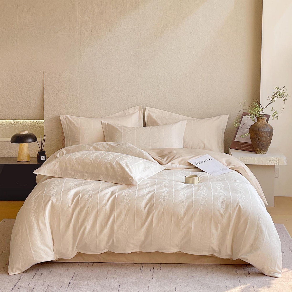 91家纺网 家纺一手货源 找家纺 帅露家纺 2026新款A类全棉纯棉亮面浮雕提花四件套 浪漫情缘-米杏