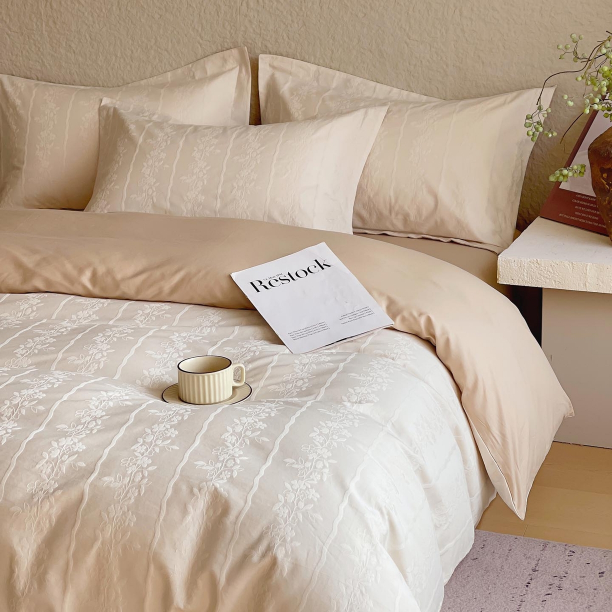 91家纺网 家纺一手货源 找家纺 帅露家纺 2026新款A类全棉纯棉亮面浮雕提花四件套 浪漫情缘-米杏