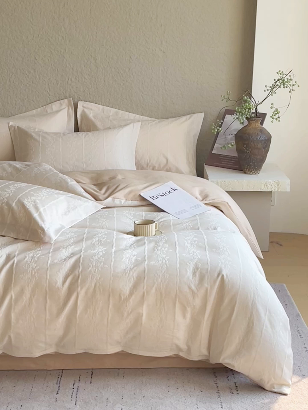 91家纺网 家纺一手货源 找家纺 帅露家纺 2026新款A类全棉纯棉亮面浮雕提花四件套 浪漫情缘-米杏