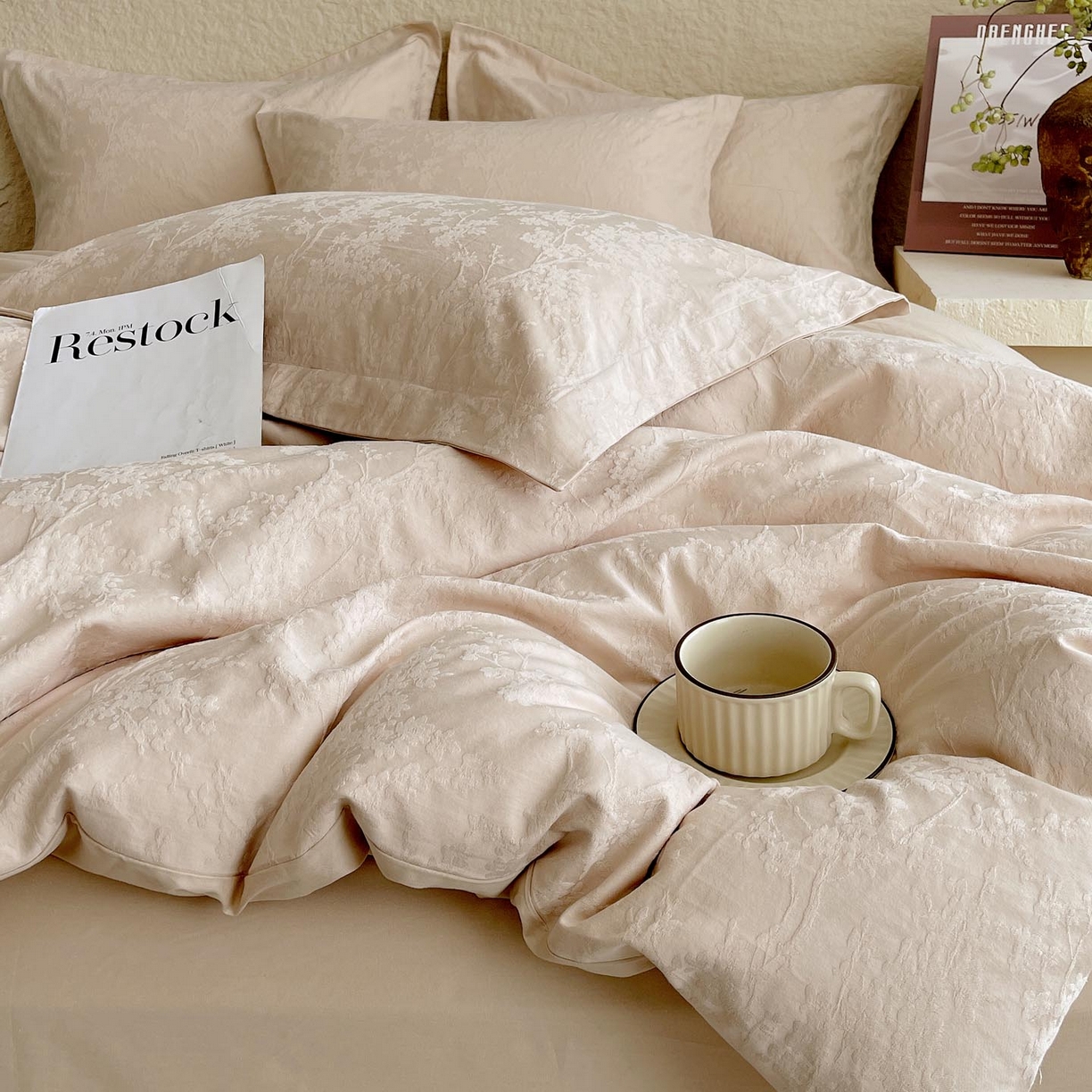 91家纺网 家纺一手货源 找家纺 帅露家纺 2026新款A类全棉纯棉亮面浮雕提花四件套 梦幻花园-米杏